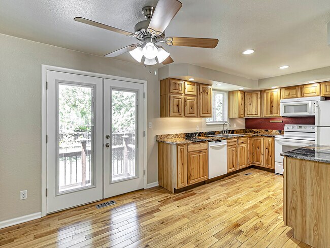 Kitchen / Dining - 123 Orion St