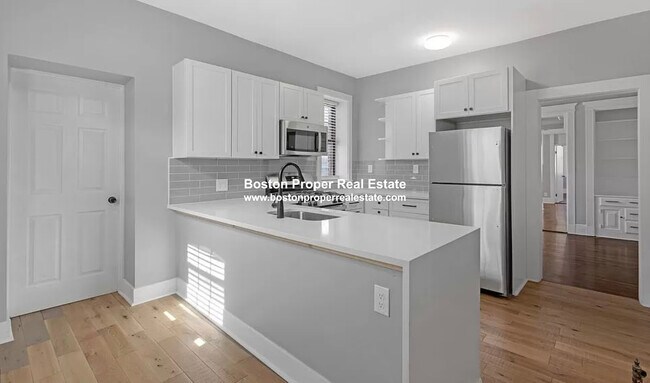 Foto del edificio - 28 Glenville Ave