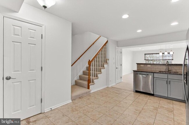 Foto del edificio - 1407 N Van Dorn St