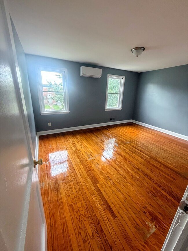 Building Photo - 4007 Lyndale Ave
