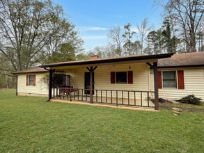 Building Photo - 691 Kirkus Dr SE