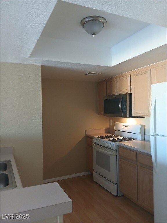 Foto del edificio - 8070 W Russell Rd