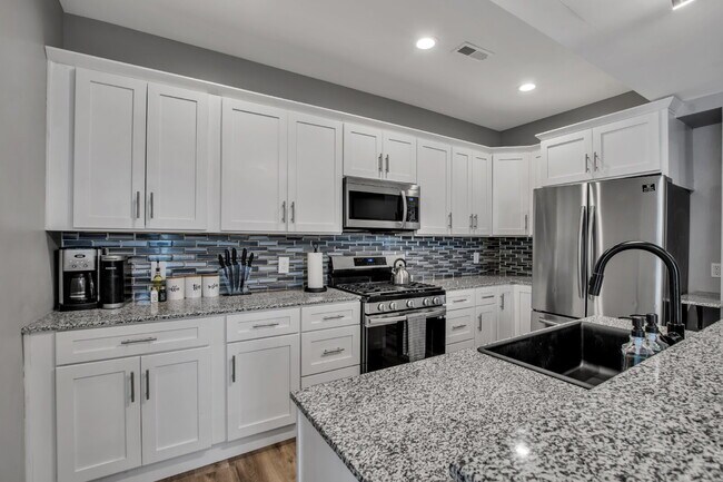 Foto del edificio - Furnished 4-Bedroom Single-Family Home on Buffalo’s West Side