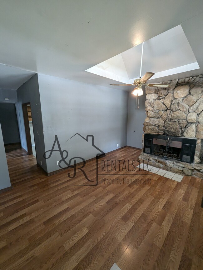 Building Photo - 20 4th St Cir