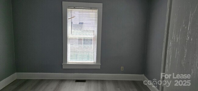 Foto del edificio - 1130 Camden Ave