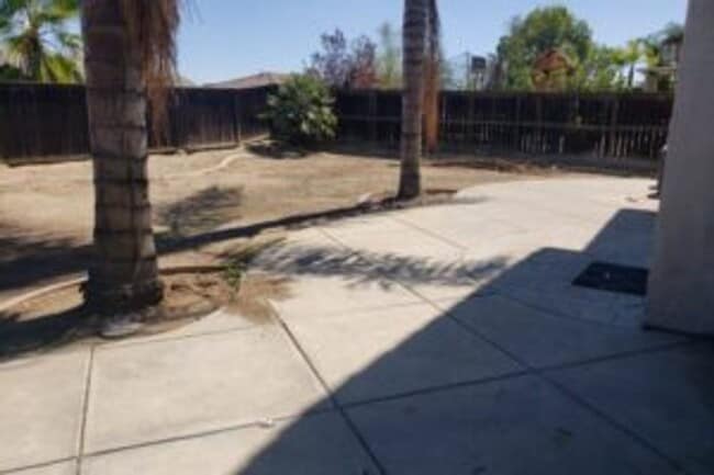 Photo - Large Orange Crest 5 bedroom 4.5 bathroom House