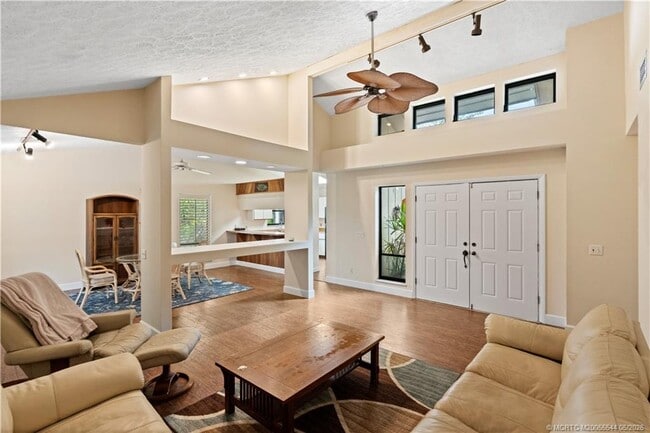 Foto del edificio - 2725 SW Bridgeway St