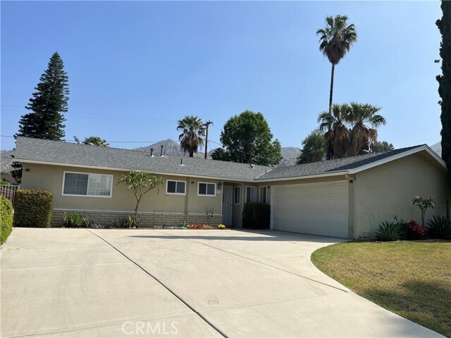 Primary Photo - 235 Green Oaks Dr