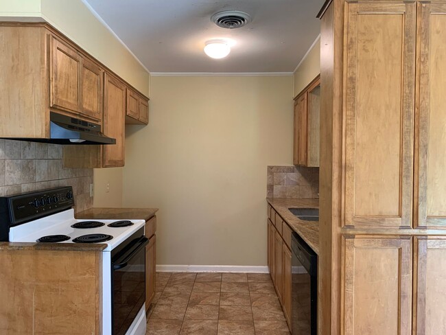 Building Photo - 4009 Bahama Dr