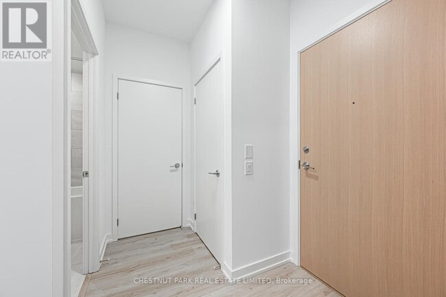 Building Photo - 395 Square One Dr