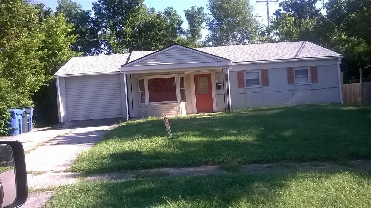 Primary Photo - 2029 Mark Ave