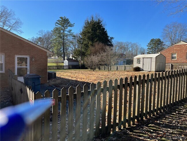 Building Photo - 1000 Clearlake Rd