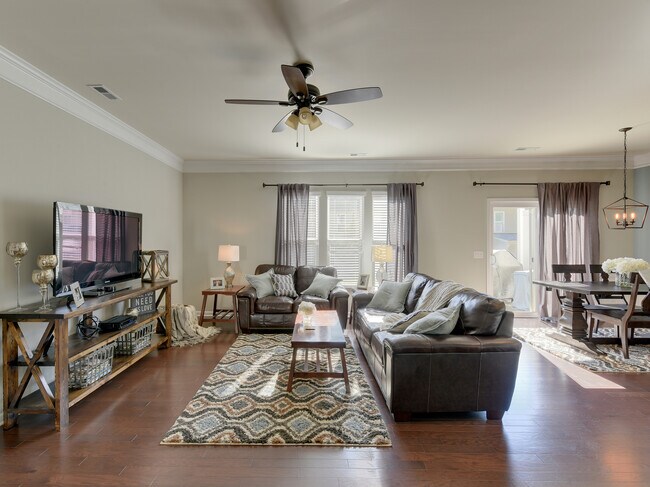 Foto del edificio - 5907 Carrollton Ln