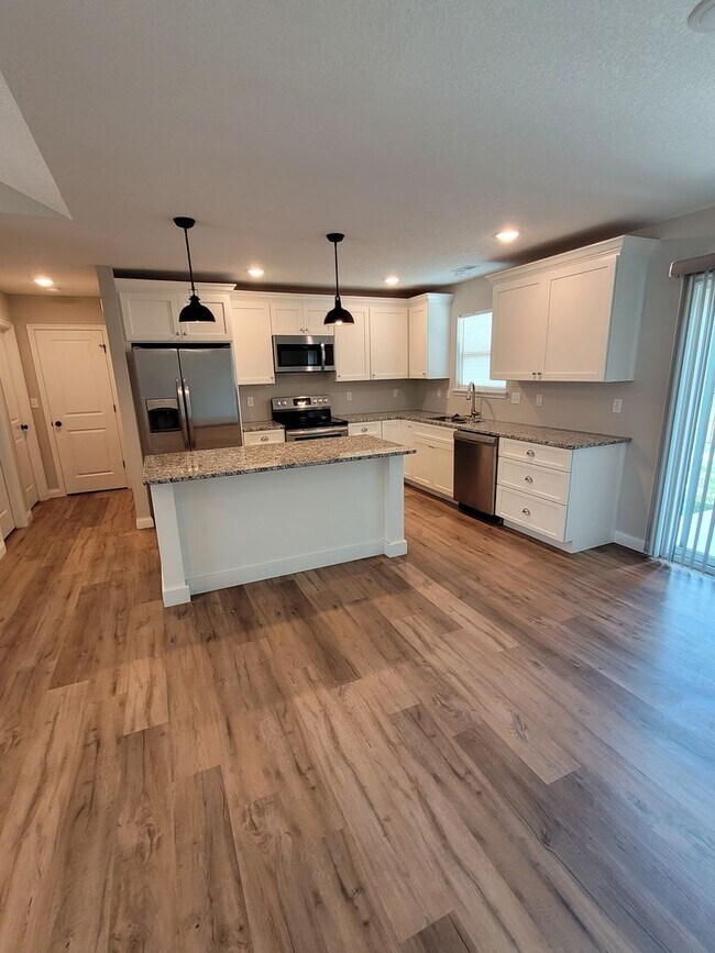 Foto del edificio - 3 Bedroom Home in South Columbia
