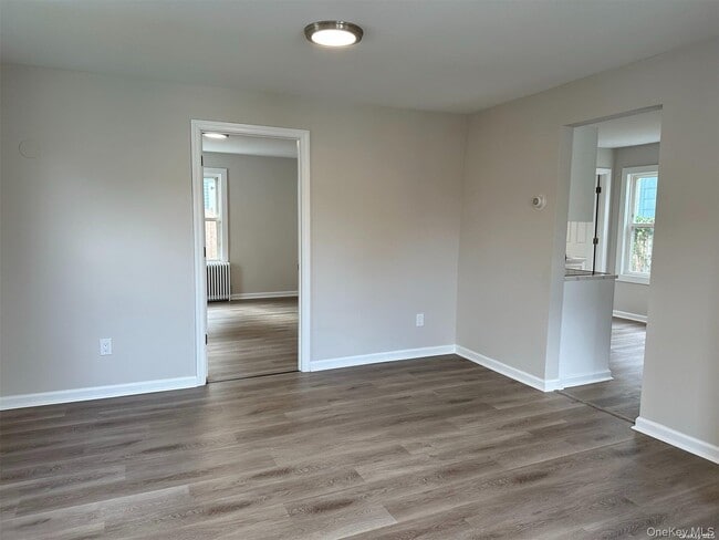 Building Photo - 303 Nassau Rd