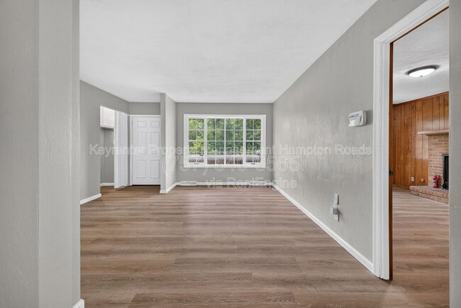 Building Photo - 4503 Leeward Dr