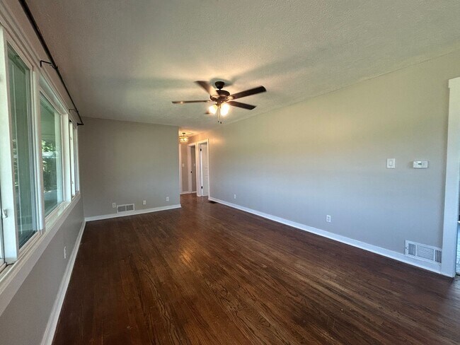 Foto del edificio - Cambridge City! Updated 3 Bedroom 1 Bathro...