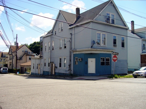 Primary Photo - 140 Sheridan St