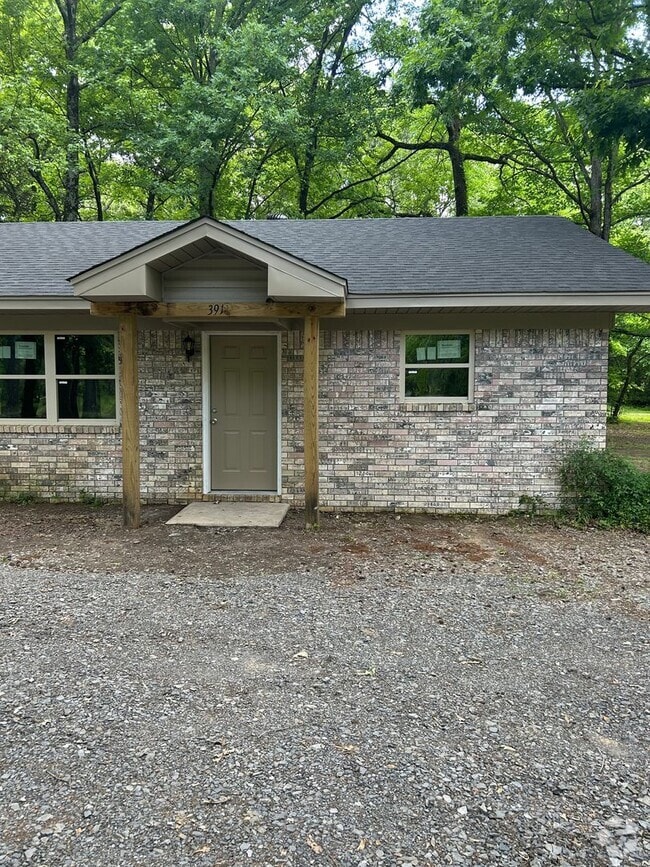Building Photo - 3916 Dogwood Ln