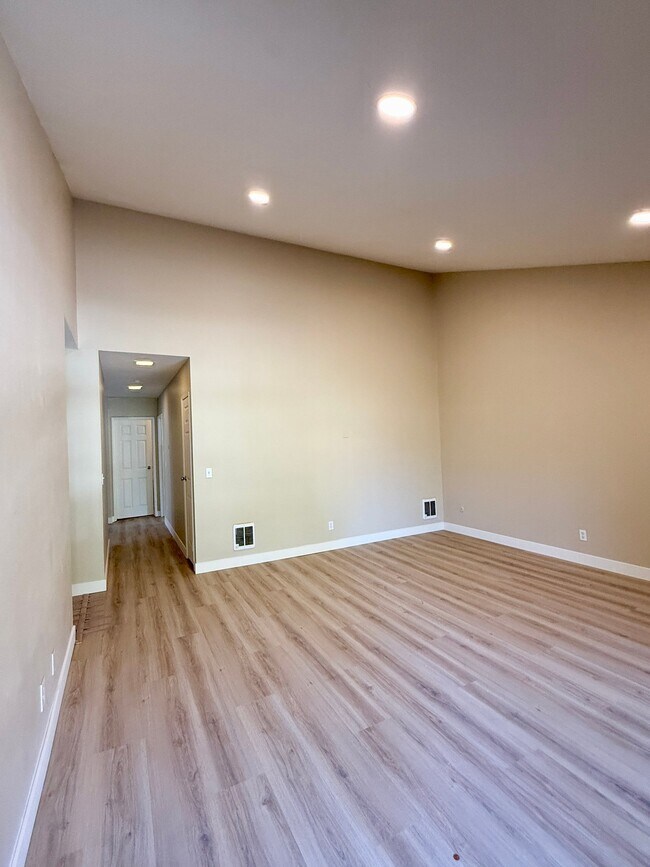 Foto del edificio - 5472 Adobe Falls Rd