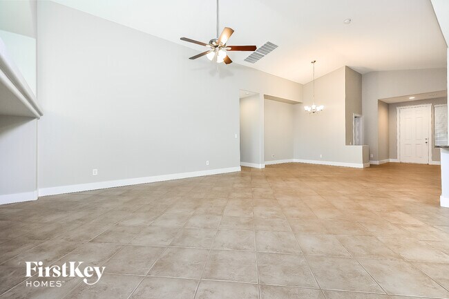 Foto del edificio - 3840 Bowers Hollow Ave