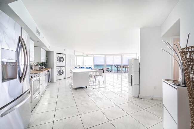 Building Photo - 6301 Collins Ave