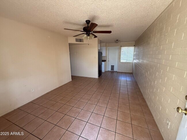 Building Photo - 1117 N Park Ave