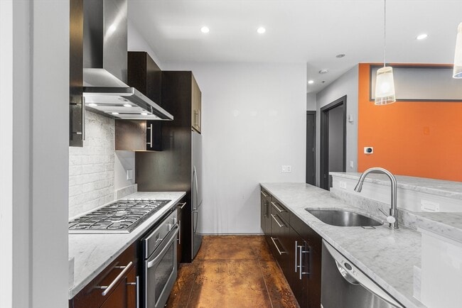 Building Photo - 36 A St