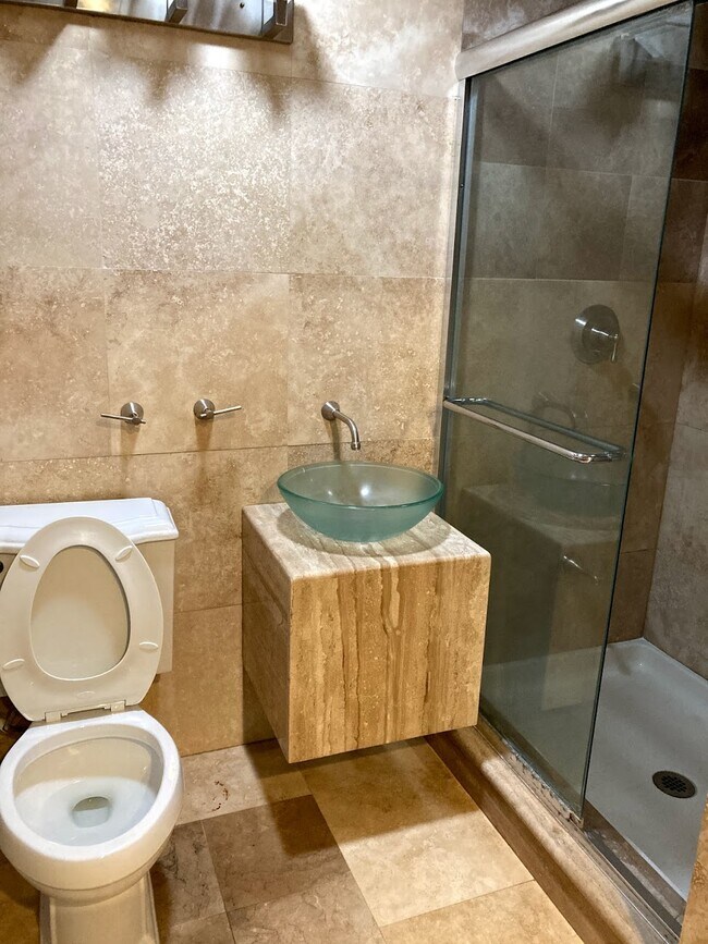 Foto del edificio - 2060 Amberwood Ct
