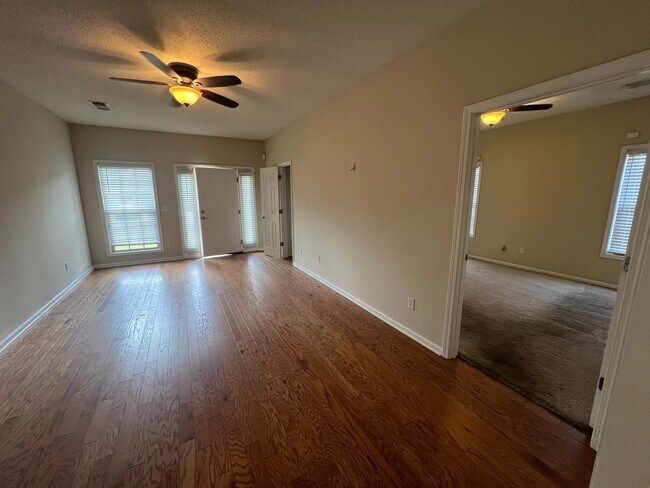 Foto del edificio - 6513 Covington Villas Dr
