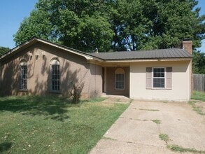 Building Photo - 6535 Hermitage Rd