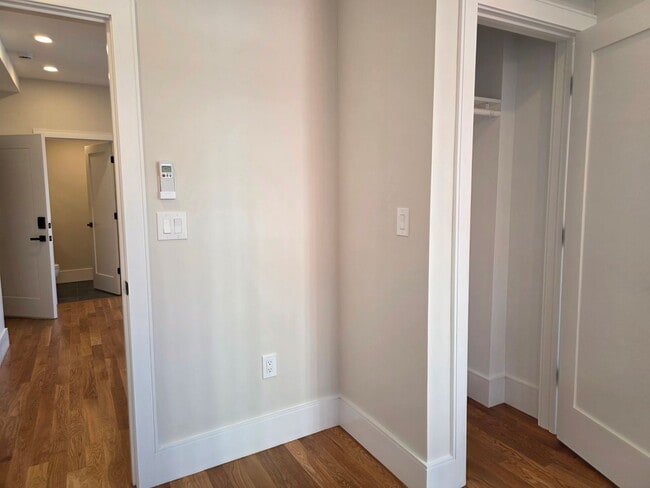 Building Photo - Brand New Apartment in Bay Village, Central Heat/AC, Eat-in Kitchen, Laundry on a Site