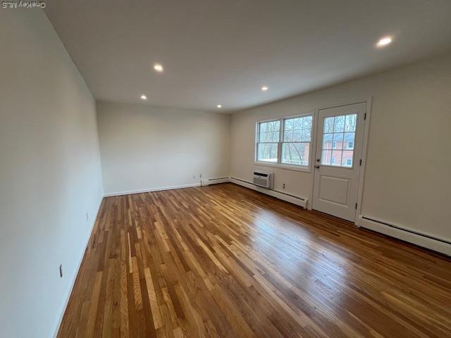 Building Photo - 96 Shore Rd