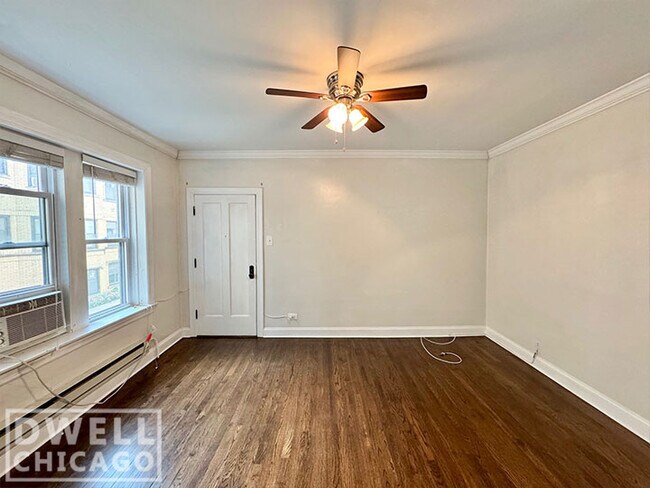 Foto del edificio - 3816 N Greenview Ave