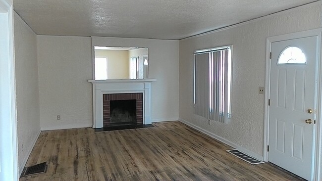 Foto del edificio - DAYTON, OH - SINGLE HOME - 2 BED, 1 BATH -...