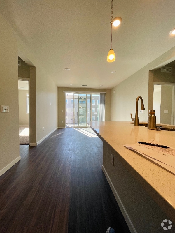 Building Photo - 420 E Fremont Pl