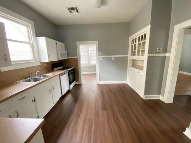 Building Photo - 2110 E Beauregard St