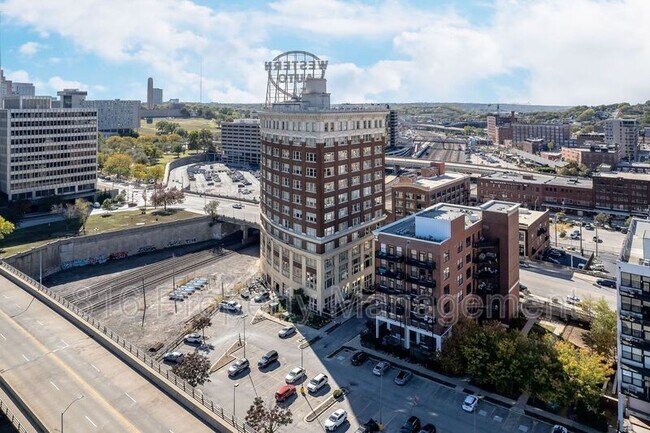 Building Photo - 2107 Grand Blvd