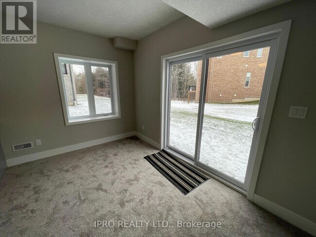 Building Photo - 27 Hollybrook Trail