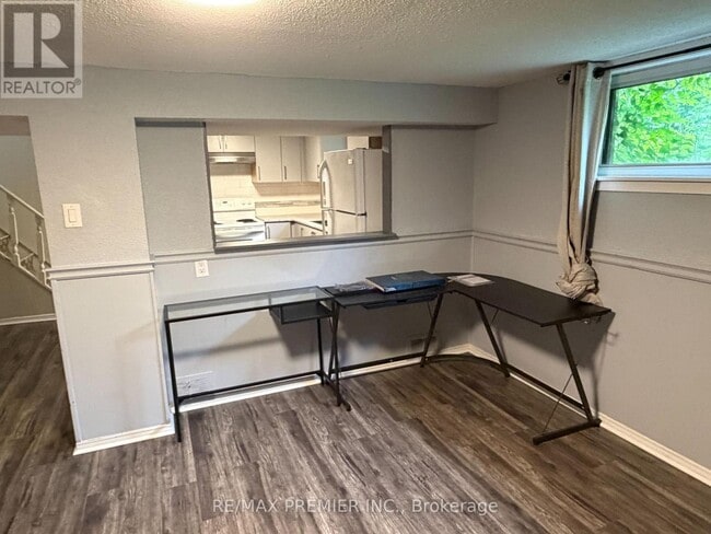 Building Photo - 404 Rustic Rd