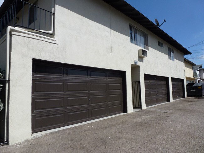 Foto del edificio - 2624-2630 Milton Ave