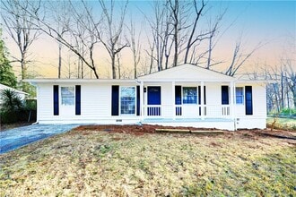 Building Photo - 88 Lucia Dr SE