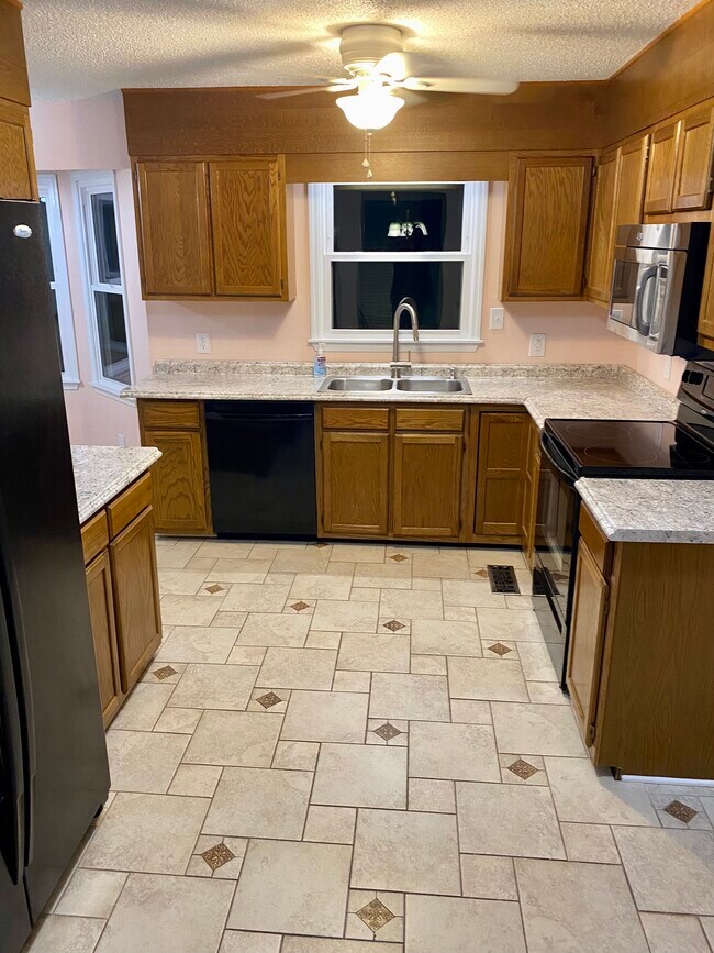 Building Photo - 26558 Martin Branch Rd