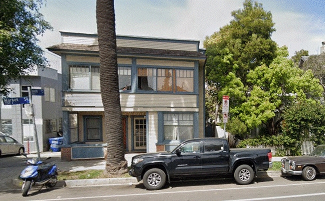 Building Photo - 215 Market St
