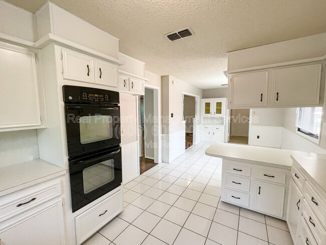 Foto del edificio - 4424 76th St