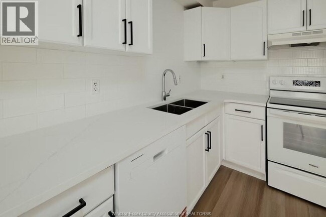 Building Photo - 1662 Fieldcrest Ln