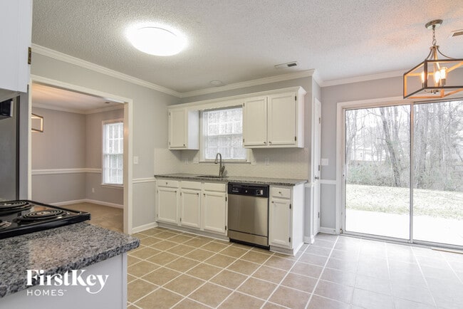 Building Photo - 7402 Claymont Dr