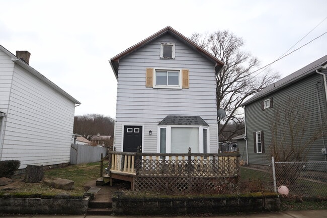 Building Photo - 504 Underwood Ave