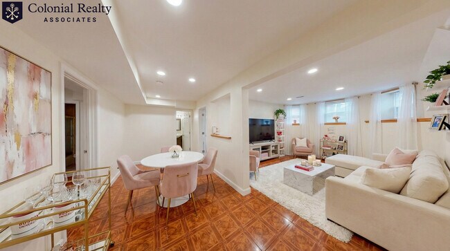 Foto del edificio - 73 Thatcher St