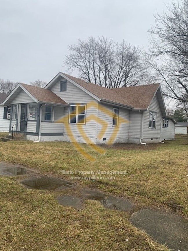 Building Photo - Updated 3 Bedroom 1 Bathroom Available now...
